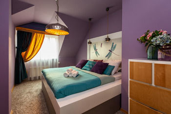 Lovely Hotel