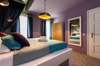 Lovely Hotel 4*